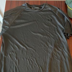 Men’s workout shirt size large under armor